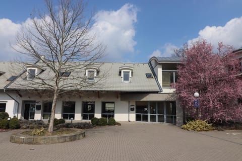 Property building, Spring