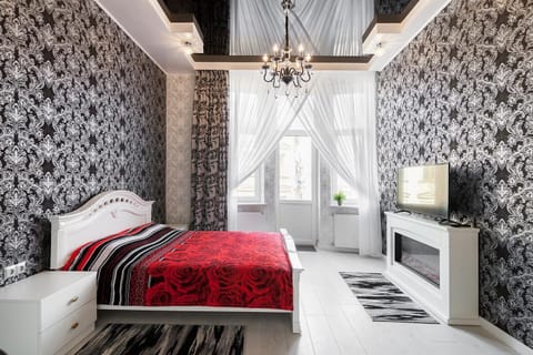 Bed, TV and multimedia, Photo of the whole room, Bedroom
