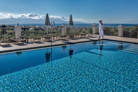 Nearby landmark, Natural landscape, Mountain view, Sea view, Swimming pool, sunbed