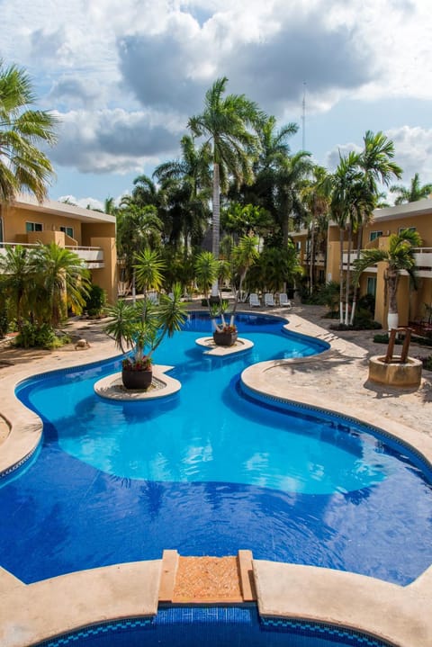 Swimming pool