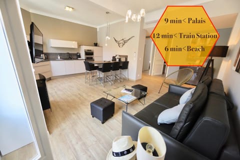 Balcony/Terrace, Kitchen or kitchenette, Living room, Dining area