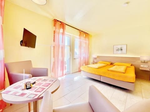 TV and multimedia, Photo of the whole room, Seating area