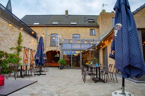 Property building, Patio, Neighbourhood