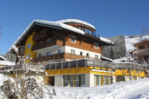 Facade/entrance, Winter