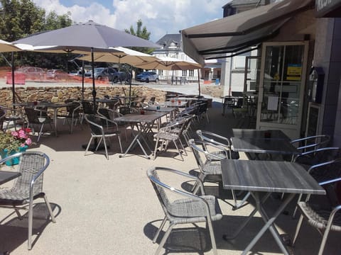 Patio, Restaurant/places to eat, Day, Lounge or bar