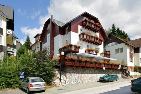 Facade/entrance, Summer