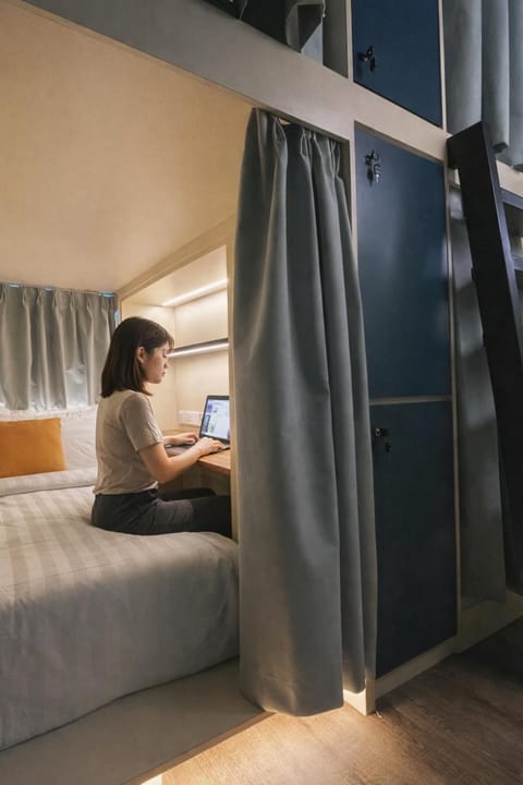 Bedroom, Guests, bunk bed