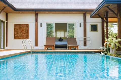 Swimming pool, Swimming pool