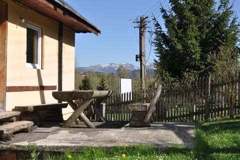 Property building, Facade/entrance, Balcony/Terrace, Mountain view