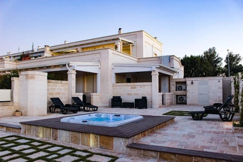Property building, Facade/entrance, Garden, Swimming pool