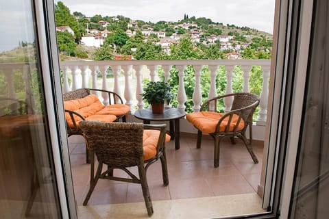 Balcony/Terrace, City view