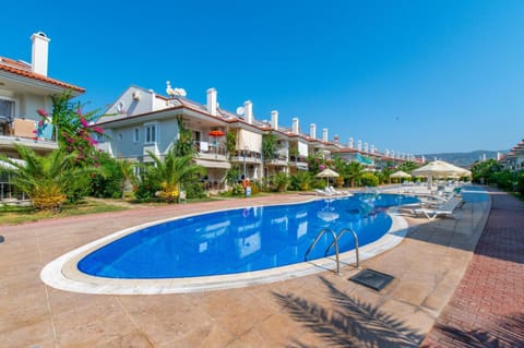 Property building, Pool view, Swimming pool