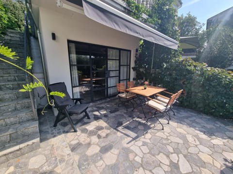 Facade/entrance, Balcony/Terrace