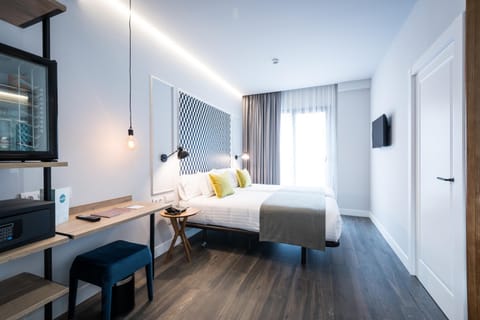 Bed, Photo of the whole room, Decorative detail, Bedroom