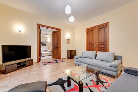 Communal lounge/ TV room, TV and multimedia, Living room, Seating area, Evening entertainment