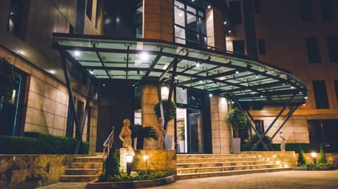Facade/entrance