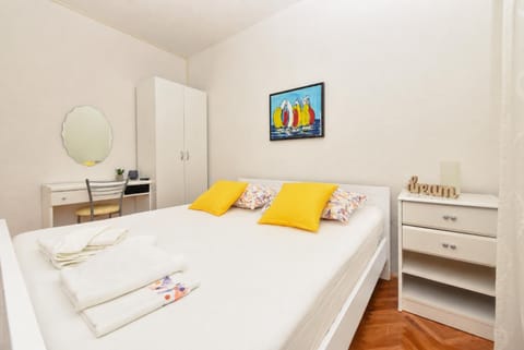 Bed, Bedroom, wardrobe
