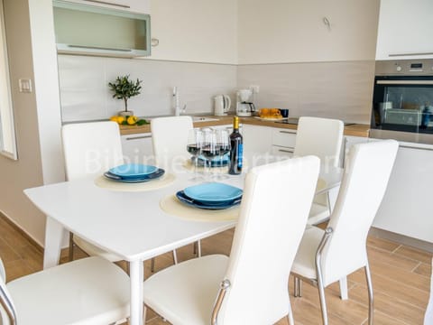 Dining area, Communal kitchen