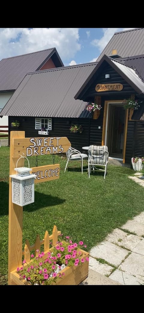 Apartment & Rooms Sweet Dreams Bed and Breakfast in Montenegro