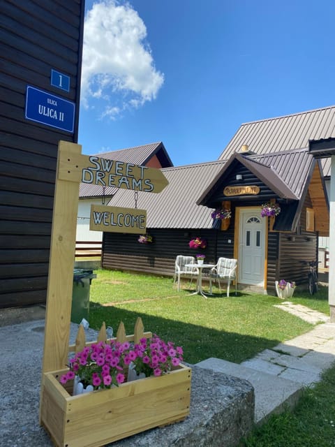Apartment & Rooms Sweet Dreams Bed and Breakfast in Montenegro