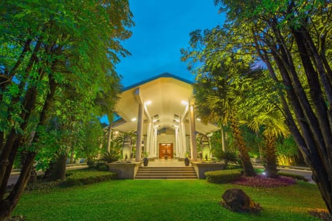Facade/entrance