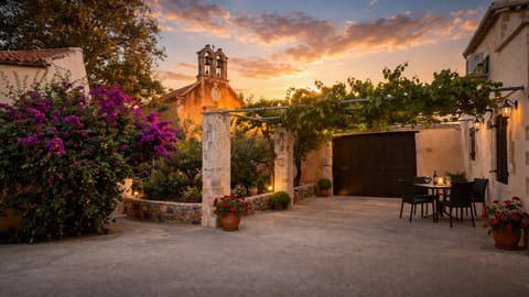 Authentic Stone House - Quiet Village - Chania , Kalisto Residence House in Crete