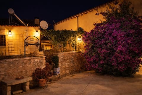Authentic Stone House - Quiet Village - Chania , Kalisto Residence House in Crete