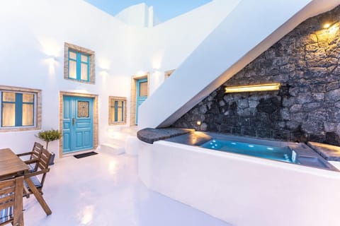 Patio, Facade/entrance, Hot Tub