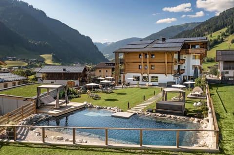 Day, Natural landscape, Mountain view, Pool view, Swimming pool, sunbed