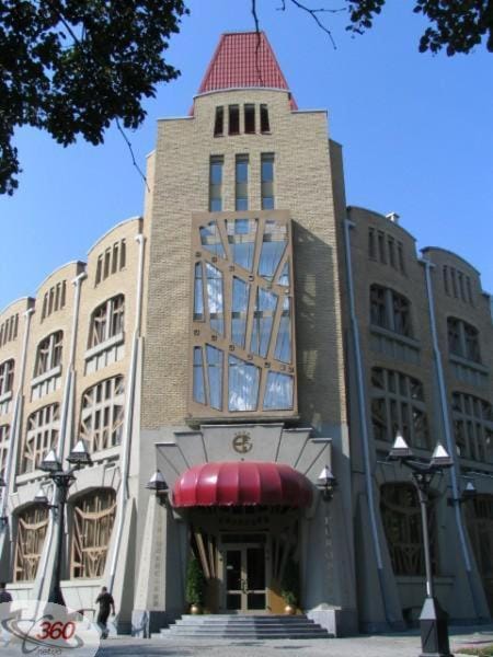 Property building, Day