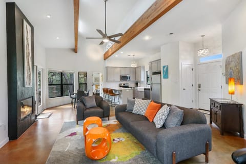 Arroyo House in Wimberley