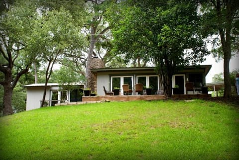 Deer Run- Cottage House in Wimberley