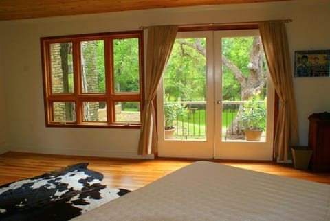 Deer Run- Cottage House in Wimberley