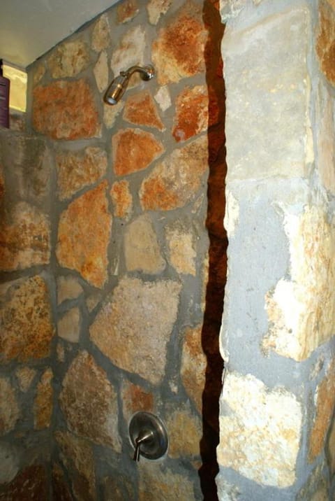 Deer Run- Cottage House in Wimberley