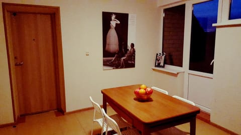 Communal lounge/ TV room, Activities, Business facilities, Seating area, Communal kitchen