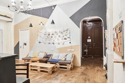 Communal lounge/ TV room, Facade/entrance