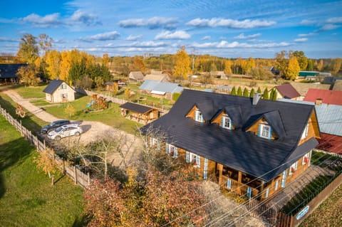 Bird's eye view, Area and facilities