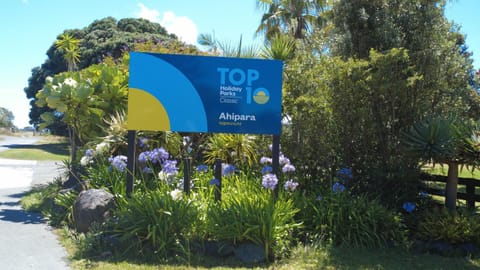 Facade/entrance, Property logo or sign