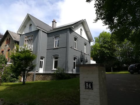 La Suite Des Pervenches Bed and Breakfast in Wallonia, Belgium