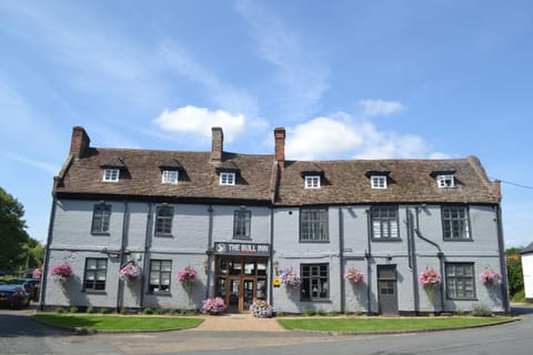 Property building, Facade/entrance, Garden, Street view