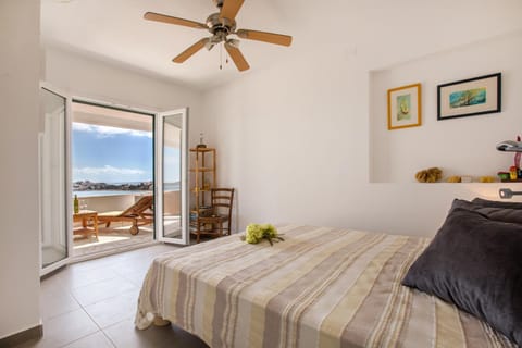 Bed, Bedroom, Sea view