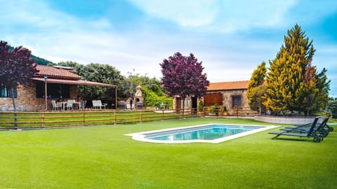 Property building, Spring, Day, Natural landscape, Garden, Garden view, Pool view, Swimming pool, sunbed