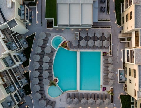 Property building, Bird's eye view, Swimming pool