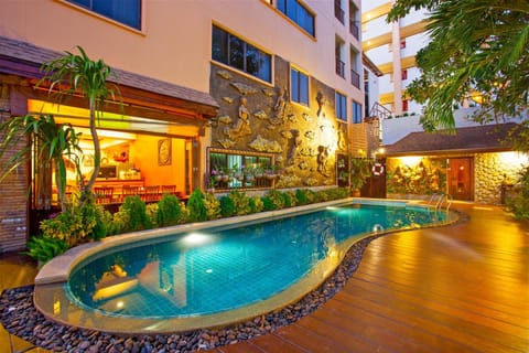 Swimming pool