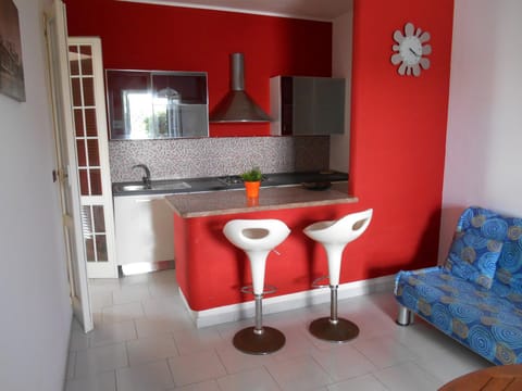 Kitchen or kitchenette, Living room, Dining area, stove