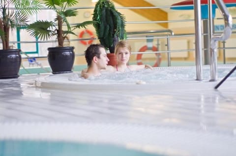 People, Spa and wellness centre/facilities, group of guests