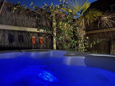 Patio, Spring, Night, Winter, Summer, Hot Tub, Balcony/Terrace, Autumn, Sunset, Open Air Bath, room service