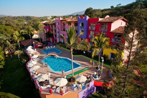 Property building, Day, Natural landscape, Bird's eye view, Mountain view, Pool view, Swimming pool, sunbed