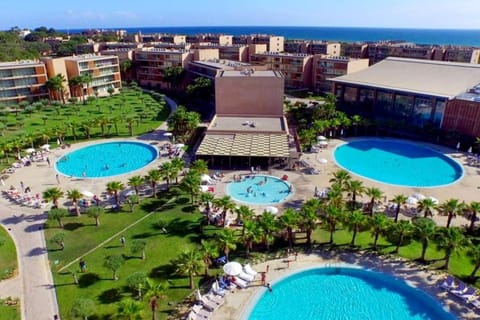 Property building, Restaurant/places to eat, Off site, Natural landscape, Bird's eye view, Summer, Garden, Lounge or bar, Beach, Garden view, Pool view, Sea view, Swimming pool