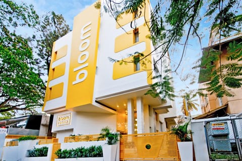 Property building, Facade/entrance